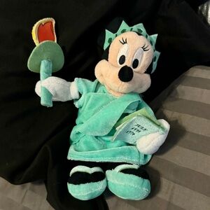 Disney Minnie Mouse Lady Liberty Statue Plush 9” Used w/ Tag